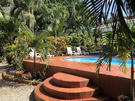 Outdoor pool. Villas Luna de Miel