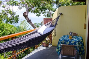 Minibar, caja fuerte, wifi gratis y ropa de cama