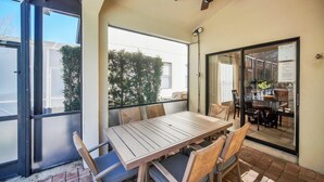 Outdoor dining - 6 miles to WDW: 4 Bedroom/3+ Bath, Private Pool/Hot Tub, Wifi, Game Room, Clean (Kissimmee)