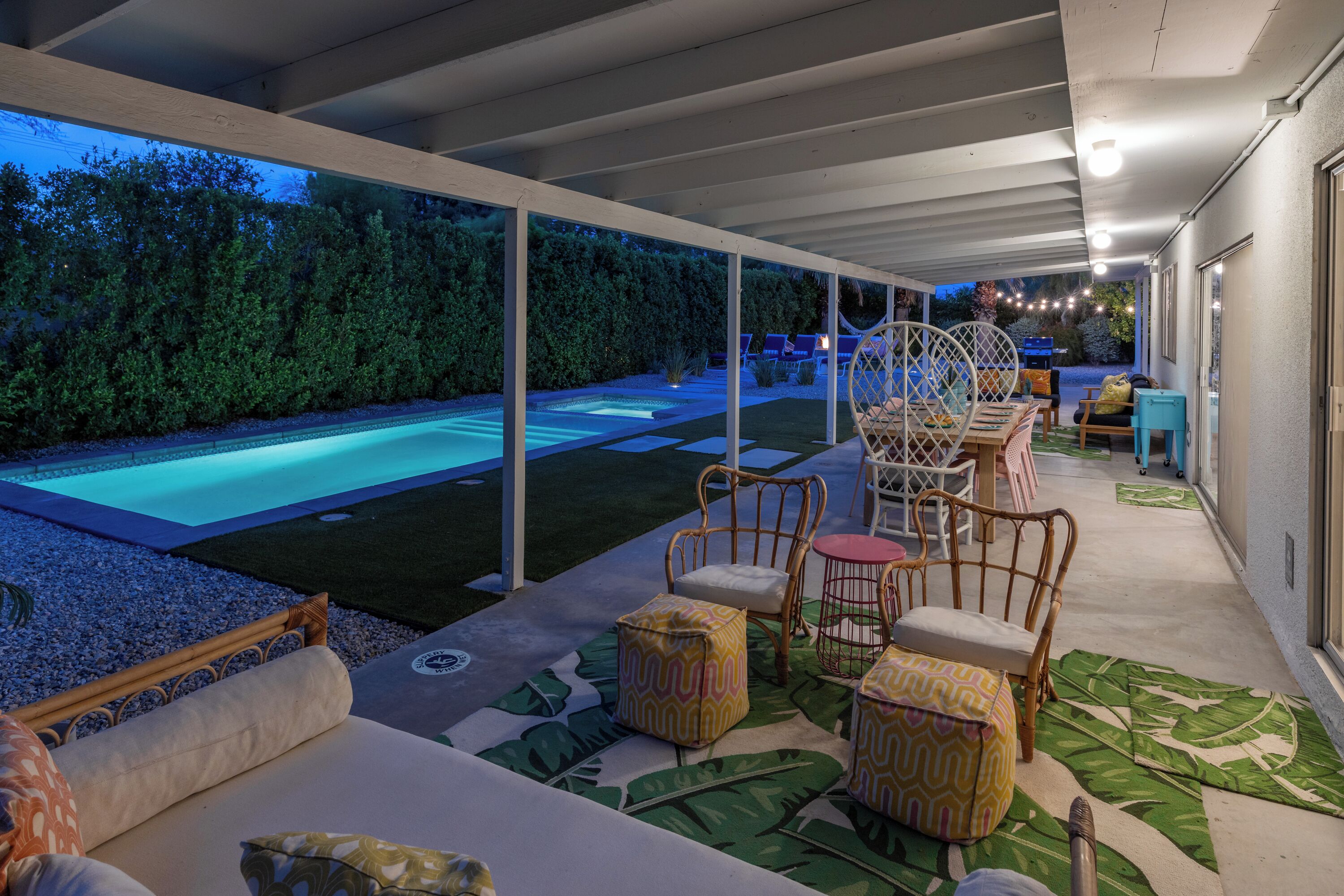 حمّام سباحة مُدفَّأ