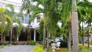 Unclassified image, 4 of 21, button - maple Leaf Village (Negombo)