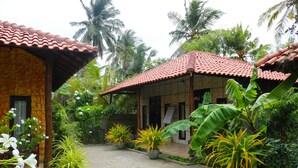 Unclassified image, 5 of 21, button - maple Leaf Village (Negombo)
