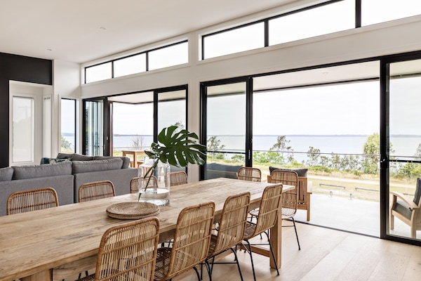 Jervis Bay beach house with ocean views
