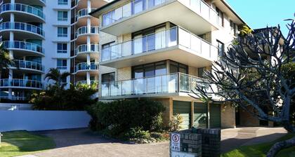 Oxley 8 - Central Position with Great Views!