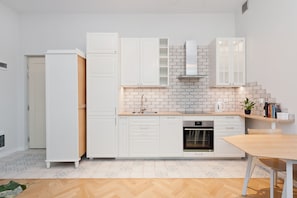 Fridge, oven, dishwasher