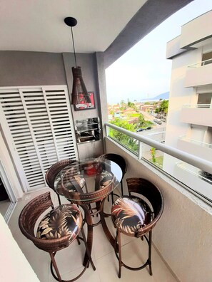 تناول الطعام بالخارج