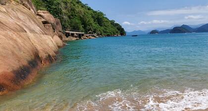 Apartment in Ubatuba city center with ocean view!