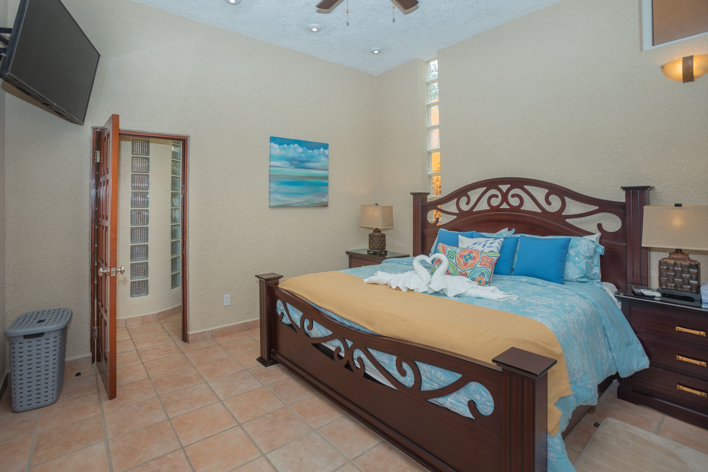 2 habitaciones, tabla de planchar con plancha y wifi gratis 
