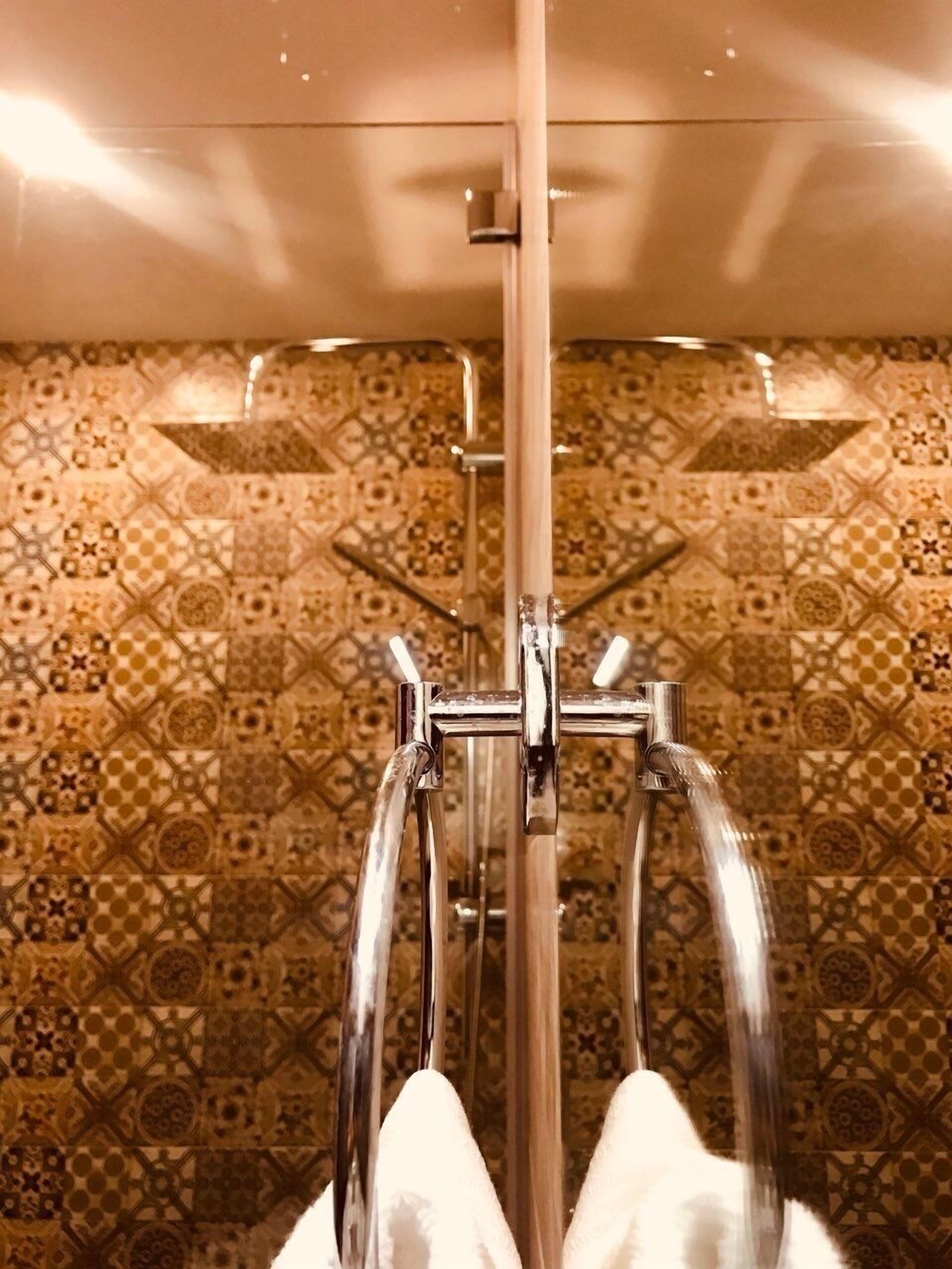 Standard Twin Room | Pancuran Bilik Mandi