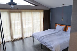 Habitación estándar con 2 camas individuales | Wifi gratis y ropa de cama