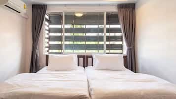 4 bedrooms, desk, iron/ironing board, free WiFi