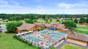 Piscina coberta i piscina climatitzada