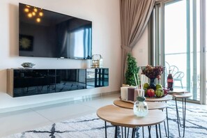 TV, offices - Stylish 2BR Parking, View Over The Old City (Jerusalem)