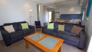 Een smart-tv, Netflix, een dvd-speler en streamingdiensten