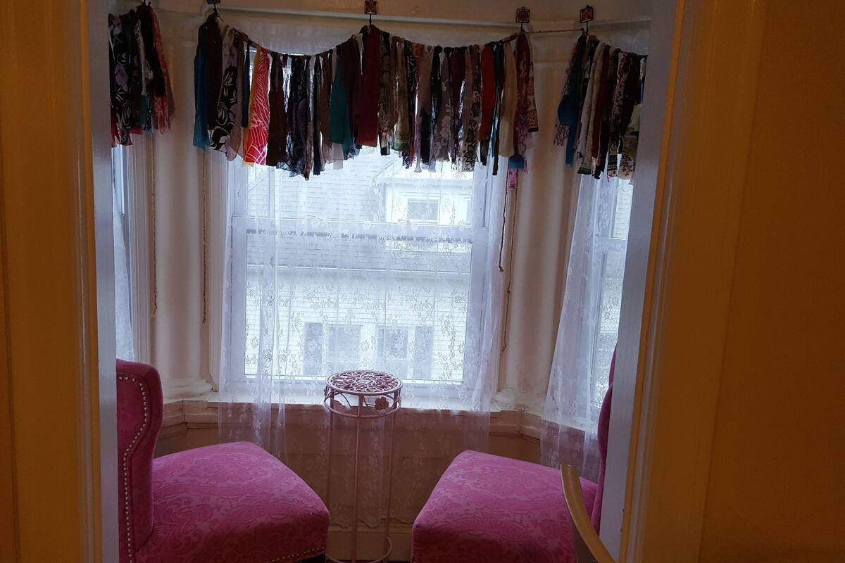 Apartment | 2 bedrooms, pillowtop beds, laptop workspace, blackout drapes