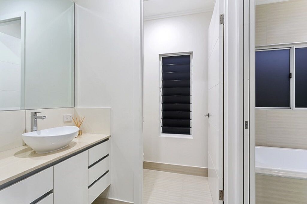 Azure Beach House Palm Cove — image 13