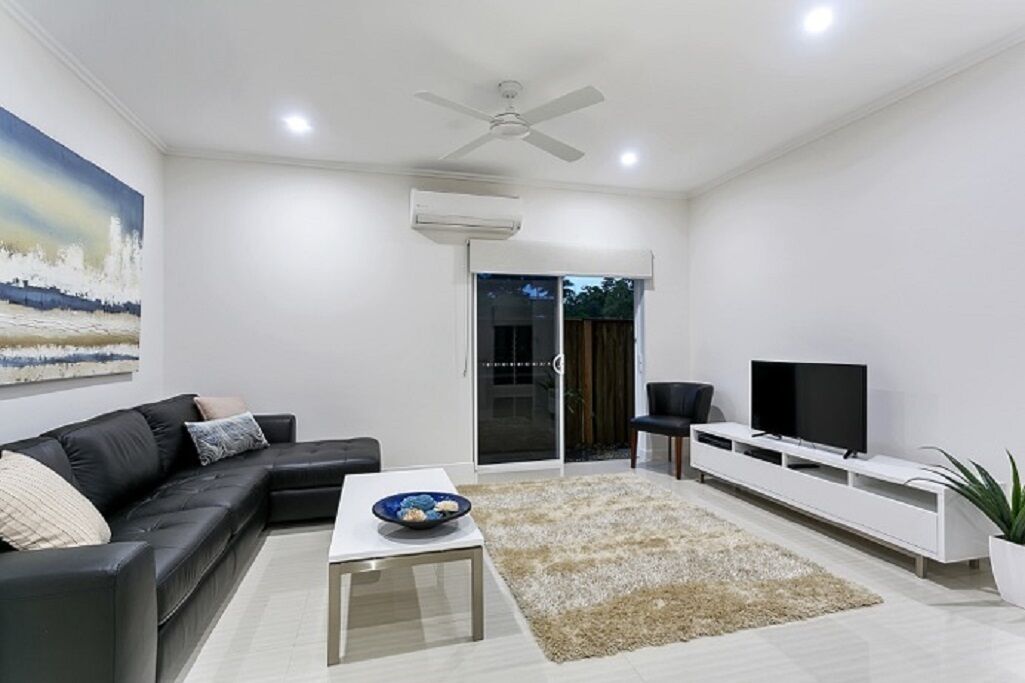 Azure Beach House Palm Cove — image 19