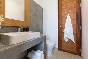 Shower, hair dryer, towels, soap - PAPAYA GARDEN VILLA, 3BR, 2BA, up to 8 Guests, 5' drive from Chaweng Beach (chaweng)