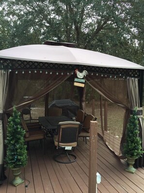 Outdoor dining - Ranch Style Home set up (Homosassa)