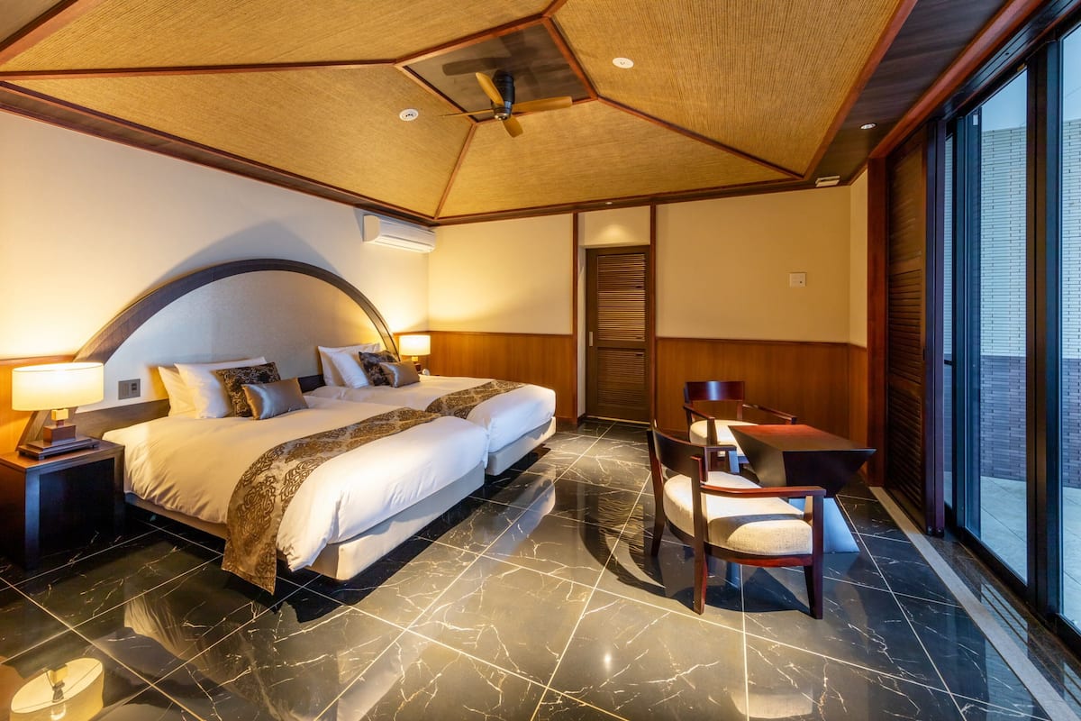 3 bedrooms, premium bedding, pillow-top beds, in-room safe