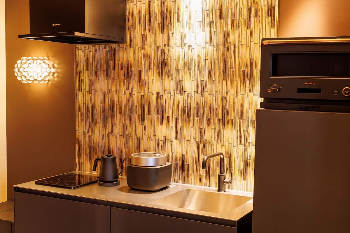 3 bedrooms, premium bedding, pillow-top beds, in-room safe