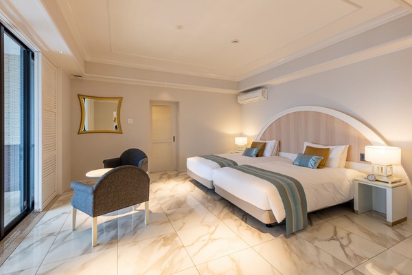 Premium bedding, pillow-top beds, in-room safe, desk