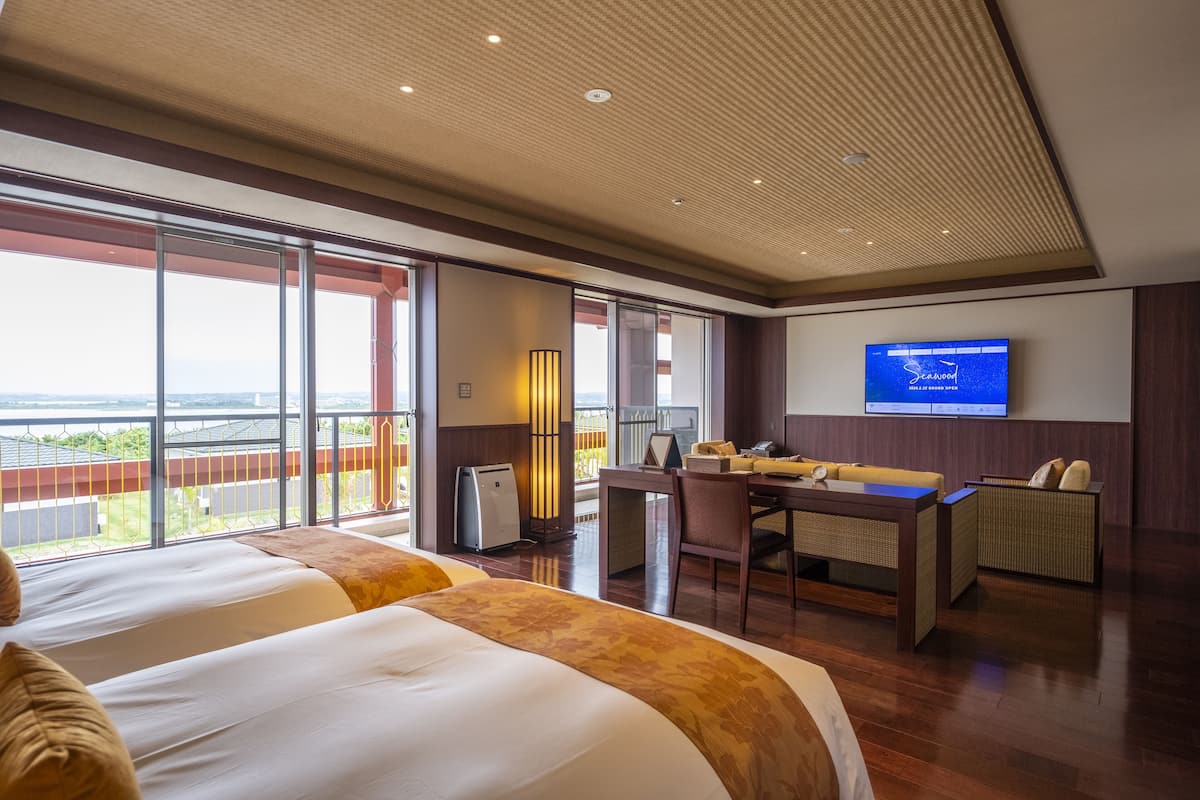 3 bedrooms, premium bedding, pillow-top beds, in-room safe