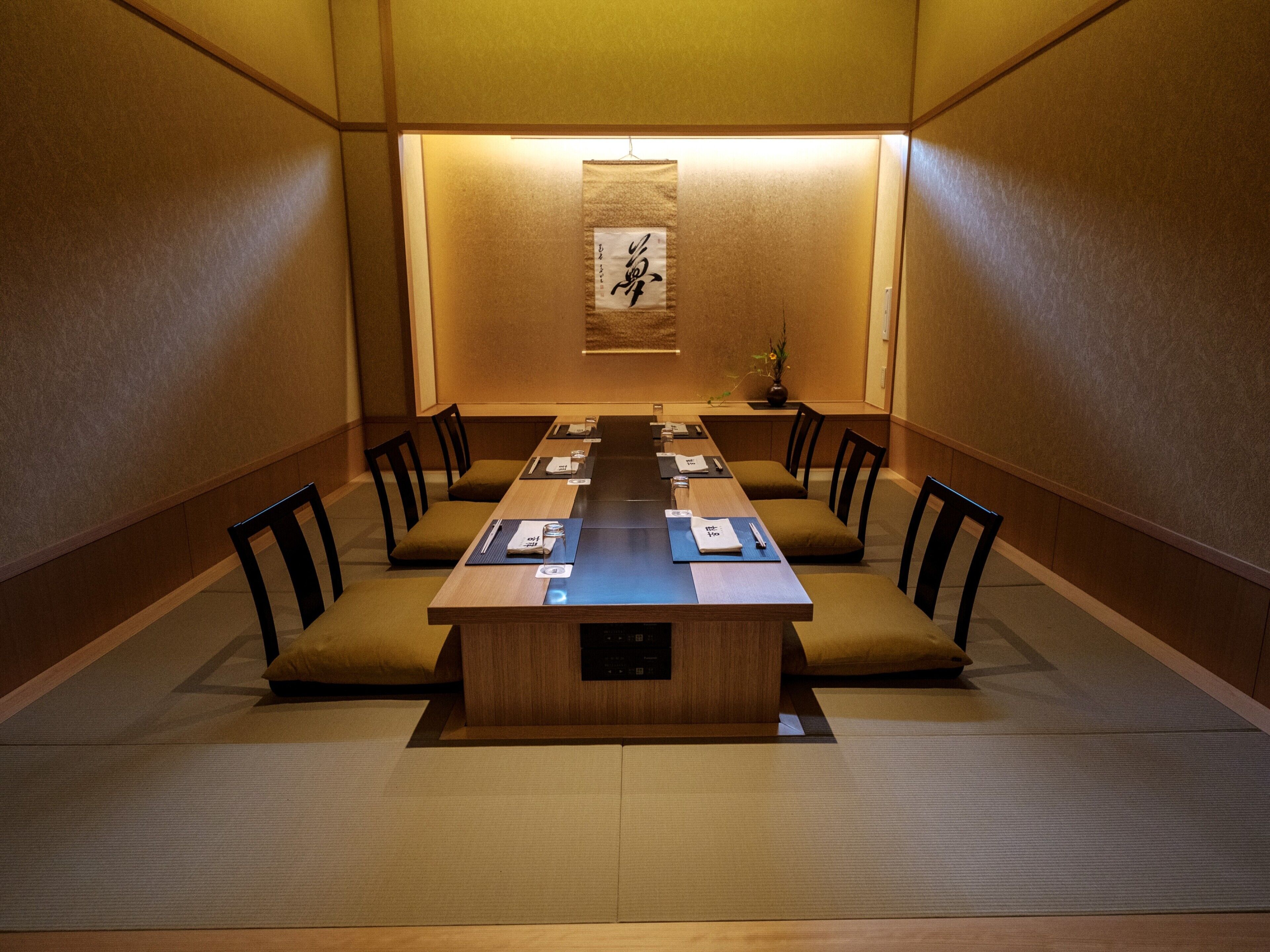 2 restaurants, breakfast, lunch, dinner served; japanese cuisine