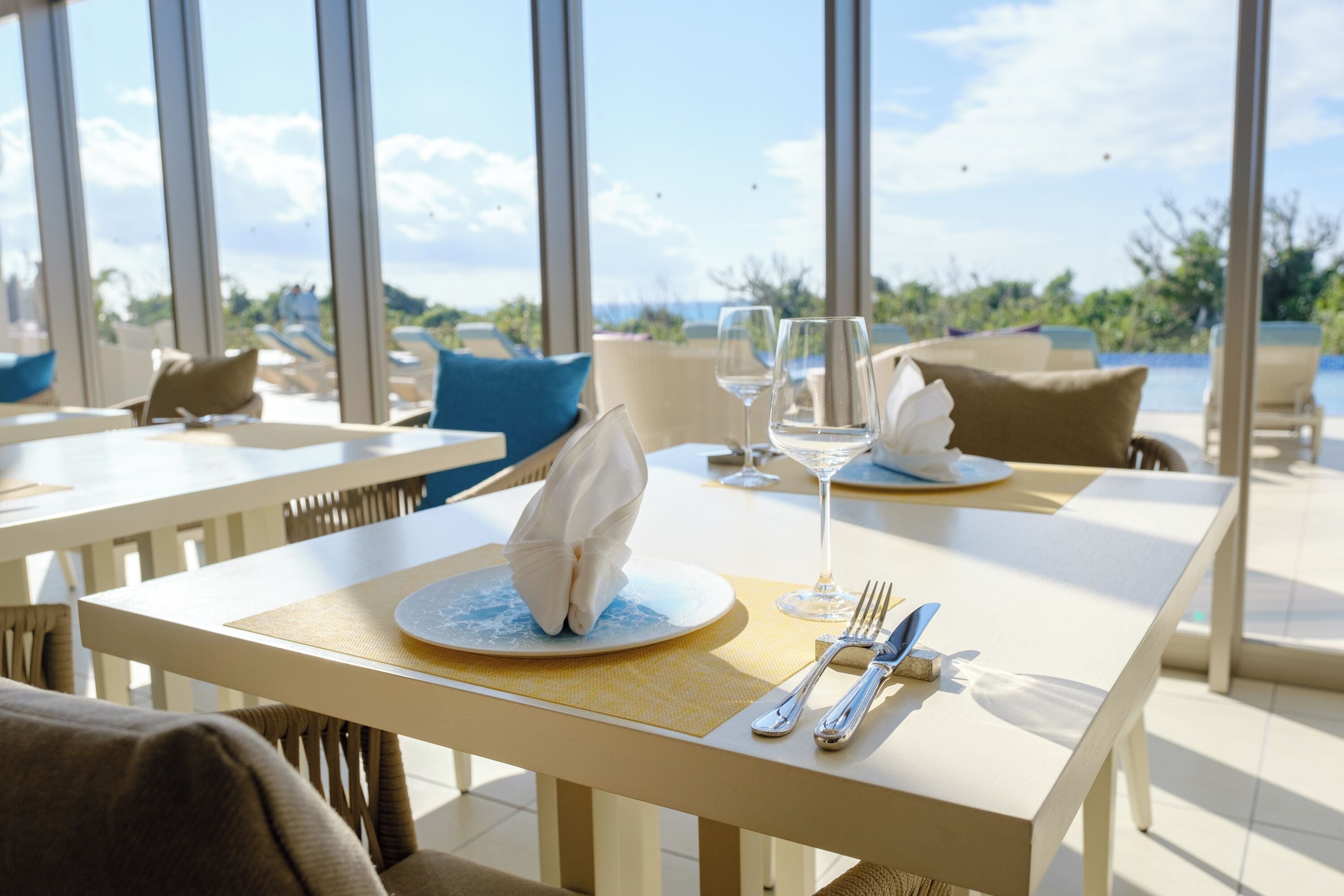 2 restaurants, breakfast, lunch, dinner served; japanese cuisine