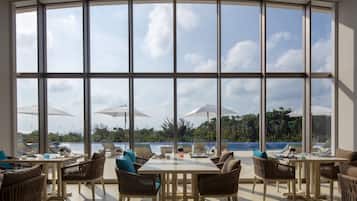 2 restaurants, breakfast, lunch, dinner served; Japanese cuisine