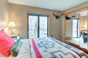 3 bedrooms, desk, iron/ironing board, free WiFi