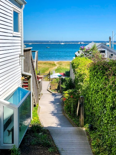 Beachfront Studio with Spectacular Water Views