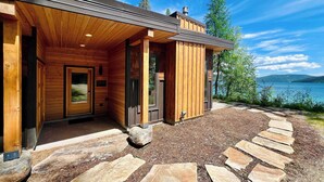 Exterior - Paradise Found, Modern Dream Home on Ashley Lake (Kila)