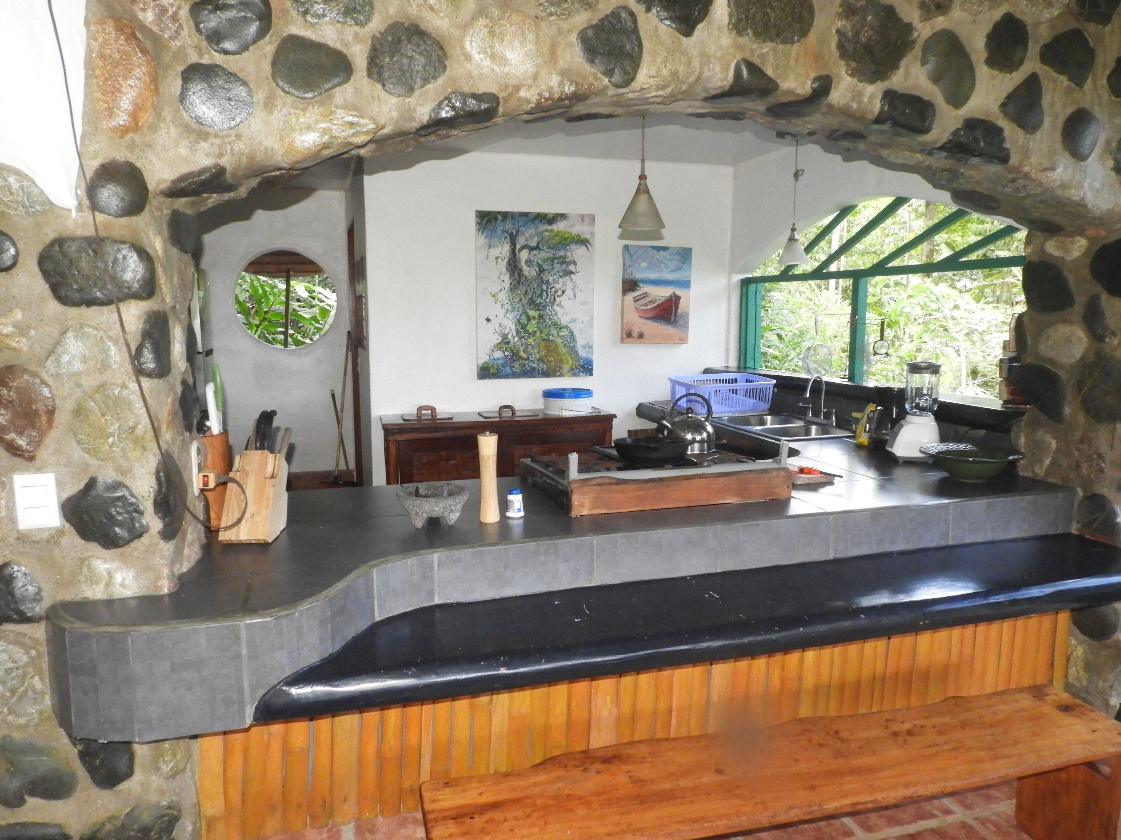 Frigorífico, horno, placa de cocina y cafetera o tetera