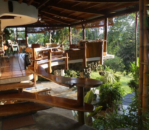 Baumhaus-Badekurort in Costa Rica nahe Nationalpark und Strand Corcovado.