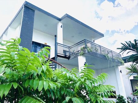 Fachada de la propiedad