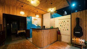 Reception - Co To Center Homestay (Co To)