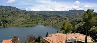 Casa de Campo Guatape-Peñol Includes employee