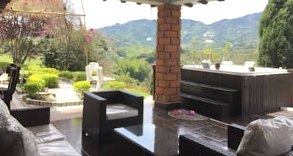 Casa de Campo Guatape-Peñol Incluye empleada
