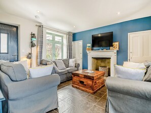 Living area - 3 bedroom accommodation in Blakeney, near Holt (Blakeney, near Holt)