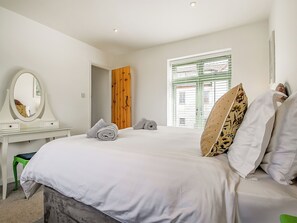 3 quartos, Wi-Fi de cortesia, roupa de cama
