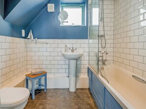 Towels - 3 bedroom accommodation in Blakeney, near Holt (Blakeney, near Holt)