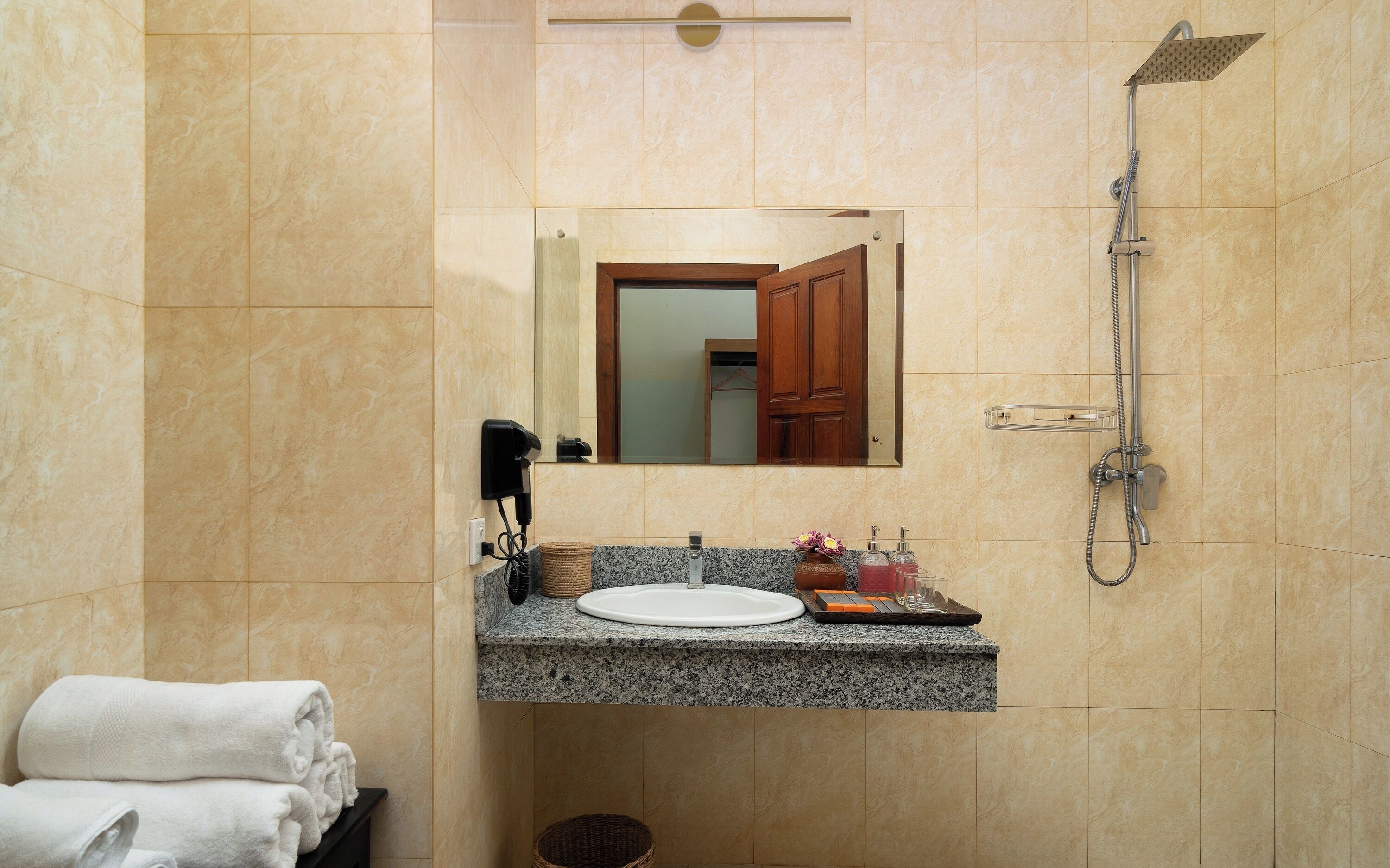 Photo - Central Privilege Hotel