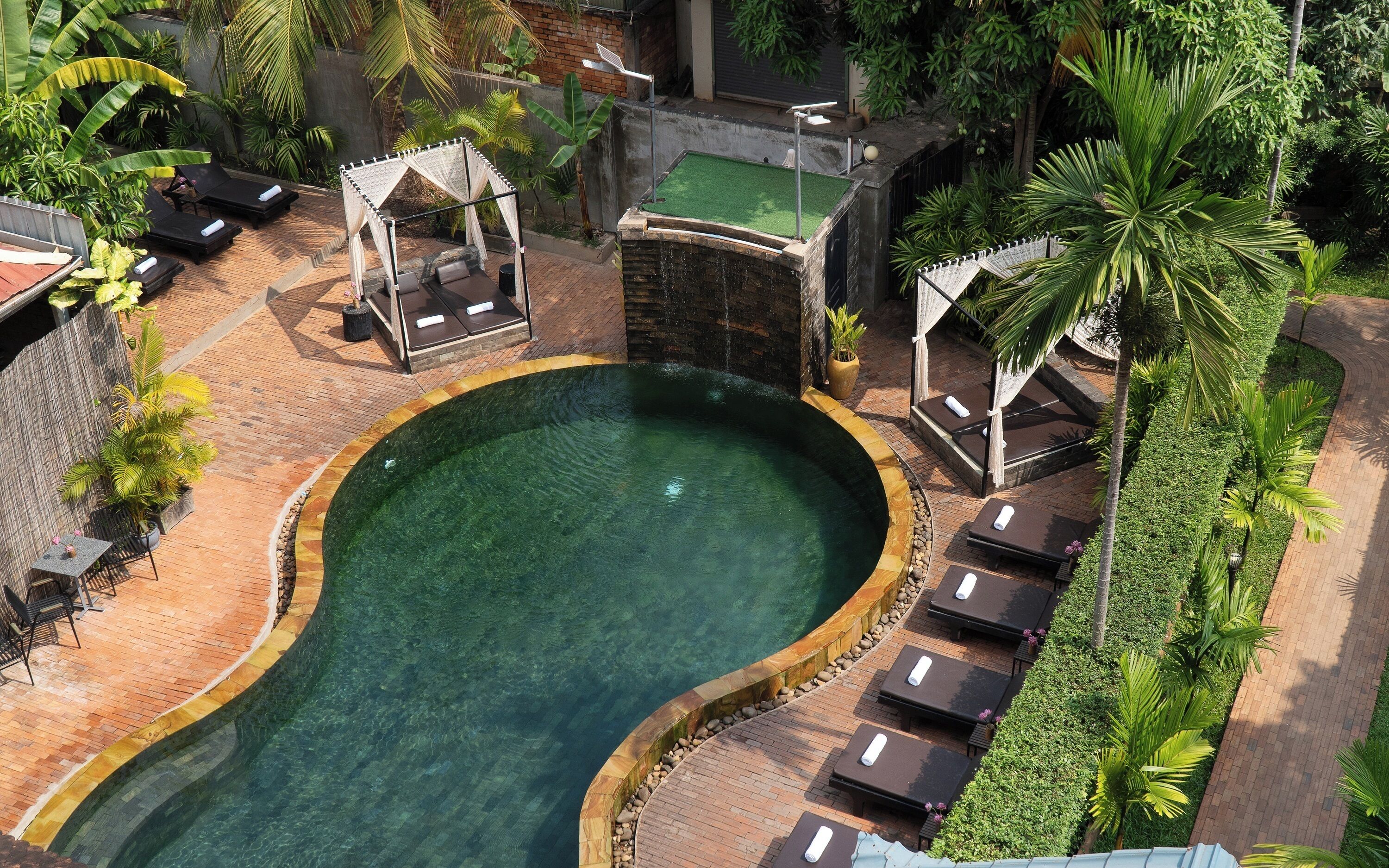 Chambre Double Deluxe, balcon, vue piscine | Vue de la chambre