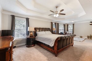 House | 7 bedrooms, blackout curtains, iron/ironing board, free WiFi - Beautiful Atlanta Home Sleeps Up to 20 (Ellenwood)