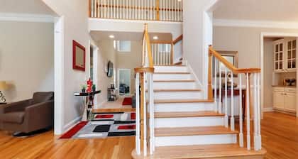 Beautiful Atlanta Home Sleeps Up to 20