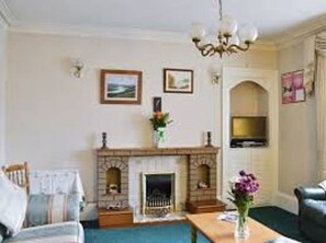 Smart TV, DVD player - Ardgarry Holiday House (Inverness)