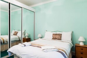 6 Schlafzimmer, Bügeleisen/Bügelbrett, Reisekinderbett, kostenloses WLAN