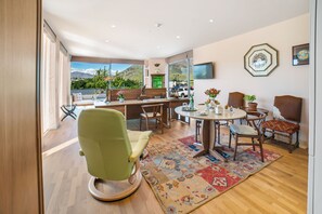 Deluxe Suite | Private kitchen - Lanah Residence (Kawarau Falls)