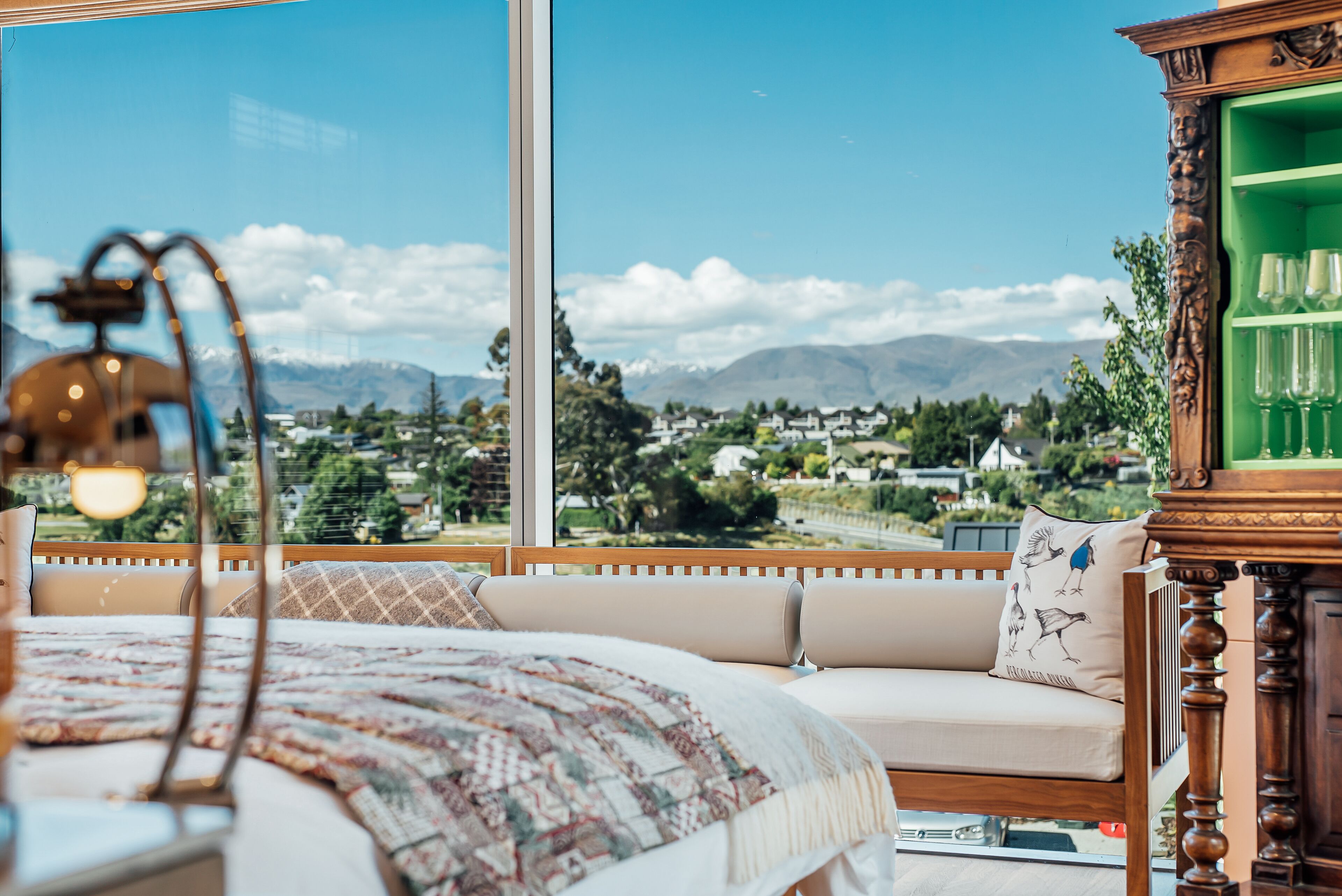 Deluxe Suite | Premium bedding, minibar, in-room safe, individually decorated